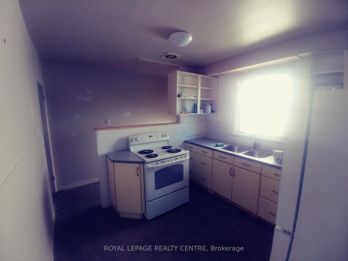 1534 Cawthra Road, Mississauga, ON - Indoor Photo Showing Kitchen With Double Sink