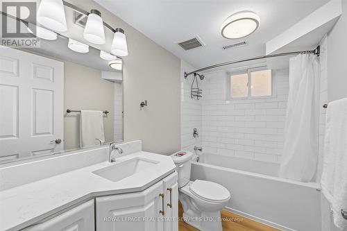 Four-Piece Bathroom - 396 River Side Drive, Oakville, ON - Indoor Photo Showing Bathroom