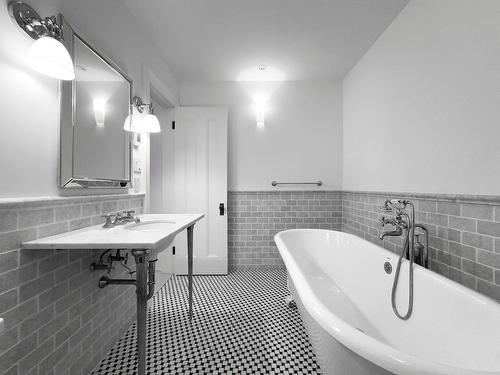 Salle de bains - 1700 Rue Notre-Dame O., Montréal (Le Sud-Ouest), QC - Indoor Photo Showing Bathroom