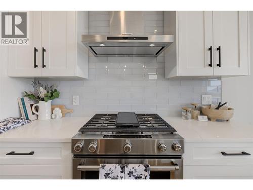 5992 Princess Street, Peachland, BC - Indoor Photo Showing Kitchen With Upgraded Kitchen