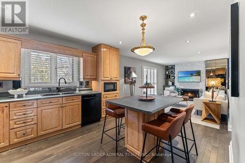 32 Mayvern Crescent, Richmond Hill, ON - Indoor Photo Showing Kitchen With Double Sink