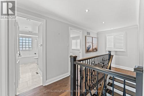 32 Mayvern Crescent, Richmond Hill, ON - Indoor Photo Showing Other Room