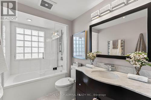 32 Mayvern Crescent, Richmond Hill, ON - Indoor Photo Showing Bathroom