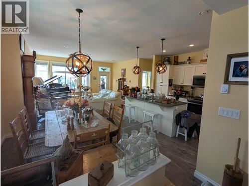 2450 Radio Tower Road Unit# 32, Oliver, BC - Indoor Photo Showing Dining Room