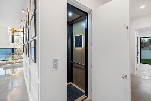 120 Sunset Boulevard, Vernon, BC - Indoor Photo Showing Other Room