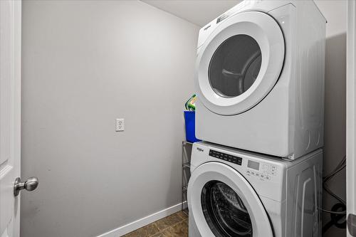 104-1355 Findlay Road, Kelowna, BC - Indoor Photo Showing Laundry Room