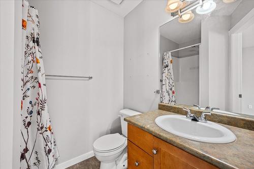 104-1355 Findlay Road, Kelowna, BC - Indoor Photo Showing Bathroom