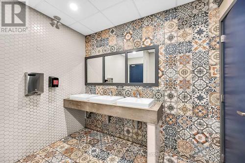 737 Barton Street E, Hamilton, ON 