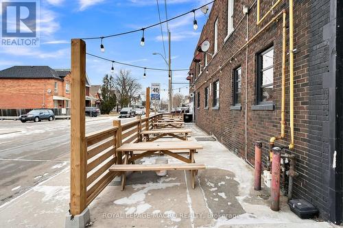 737 Barton Street E, Hamilton, ON 