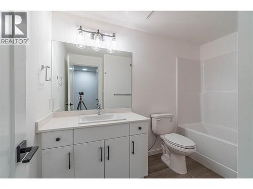 220 Shepherd Road Unit# 12, Chase, BC - Indoor Photo Showing Bathroom