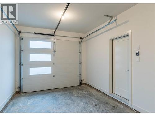 220 Shepherd Road Unit# 12, Chase, BC - Indoor Photo Showing Garage