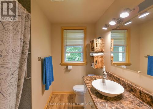 35 Mcdonald Street, Bracebridge (Macaulay), ON - Indoor Photo Showing Bathroom