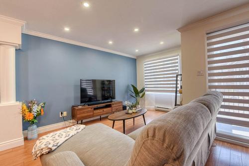 Living room - 201-542 Boul. Lavallée, Saint-Eustache, QC - Indoor