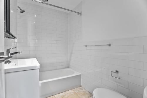 Salle de bains - 604-3465 Rue Redpath, Montréal (Ville-Marie), QC - Indoor Photo Showing Bathroom