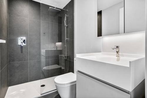 Bathroom - 4111-1205 Place Phillips, Montréal (Ville-Marie), QC - Indoor Photo Showing Bathroom