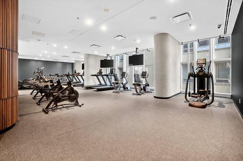 Exercise room - 4111-1205 Place Phillips, Montréal (Ville-Marie), QC - Indoor Photo Showing Gym Room