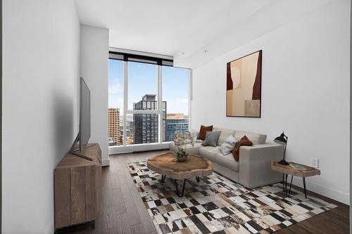 Living room - 4111-1205 Place Phillips, Montréal (Ville-Marie), QC - Indoor Photo Showing Living Room