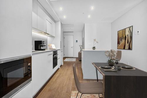 Kitchen - 4111-1205 Place Phillips, Montréal (Ville-Marie), QC - Indoor Photo Showing Kitchen