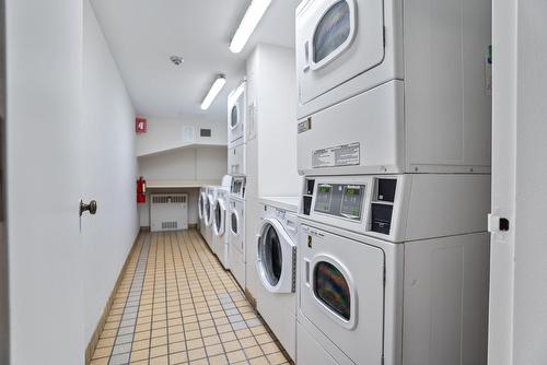 Laundry room - 703-3465 Rue Redpath, Montréal (Ville-Marie), QC - Indoor Photo Showing Laundry Room