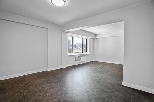 Dining room - 703-3465 Rue Redpath, Montréal (Ville-Marie), QC - Indoor Photo Showing Other Room