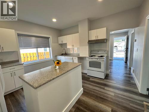1834 Fifth Avenue, Trail, BC - Indoor Photo Showing Kitchen