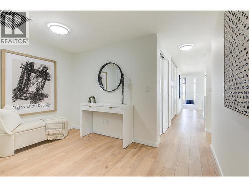 485 Groves Avenue Unit# 502, Kelowna, BC - Indoor Photo Showing Other Room