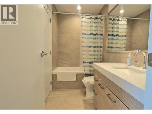 1191 Sunset Drive Unit# 2001, Kelowna, BC - Indoor Photo Showing Bathroom