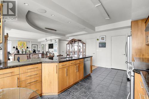 1003 - 85 Bronson Avenue, Ottawa, ON - Indoor Photo Showing Kitchen