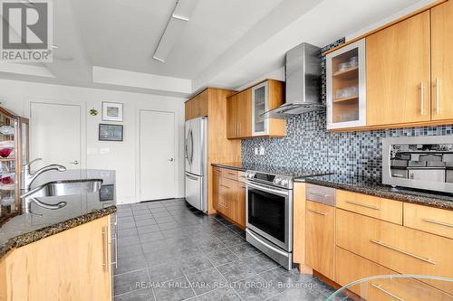 1003 - 85 Bronson Avenue, Ottawa, ON - Indoor Photo Showing Kitchen