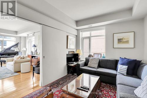1003 - 85 Bronson Avenue, Ottawa, ON - Indoor Photo Showing Living Room
