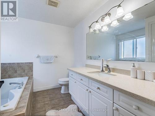 63 Green Bank Drive, Cambridge, ON - Indoor Photo Showing Bathroom
