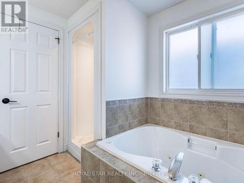 63 Green Bank Drive, Cambridge, ON - Indoor Photo Showing Bathroom