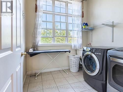 63 Green Bank Drive, Cambridge, ON - Indoor Photo Showing Laundry Room