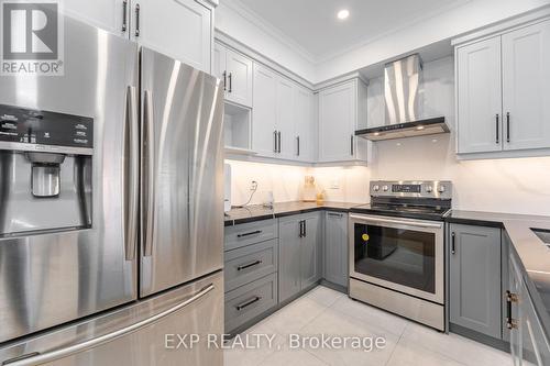 32 Arco Circle, Vaughan, ON - Indoor Photo Showing Kitchen With Stainless Steel Kitchen