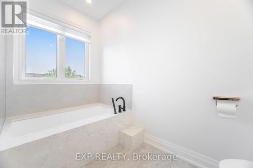 32 Arco Circle, Vaughan, ON - Indoor Photo Showing Bathroom