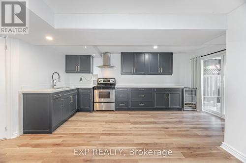 32 Arco Circle, Vaughan, ON - Indoor Photo Showing Kitchen