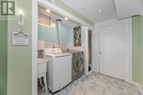 32 Arco Circle, Vaughan, ON - Indoor Photo Showing Laundry Room