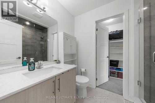 38 Silo Mews, Barrie, ON - Indoor Photo Showing Bathroom