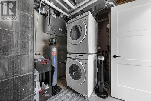 38 Silo Mews, Barrie, ON - Indoor Photo Showing Laundry Room