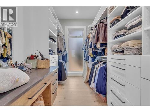 1050 Ledgeview Court, Kelowna, BC - Indoor With Storage