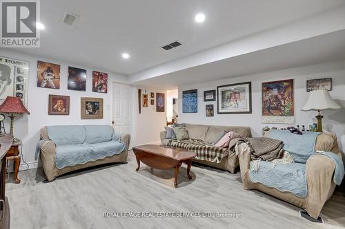 163 Bendamere Avenue, Hamilton, ON - Indoor Photo Showing Living Room