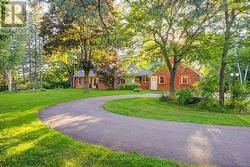 18 KENNEDY LANE  Whitchurch-Stouffville, ON L4A 2J5