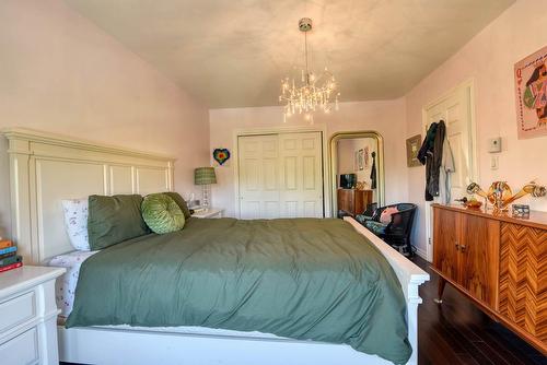 Chambre à coucher principale - 7294  - 7298 Av. Christophe-Colomb, Montréal (Villeray/Saint-Michel/Parc-Extension), QC - Indoor Photo Showing Bedroom