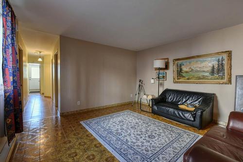 Salle familiale - 7294  - 7298 Av. Christophe-Colomb, Montréal (Villeray/Saint-Michel/Parc-Extension), QC - Indoor Photo Showing Living Room