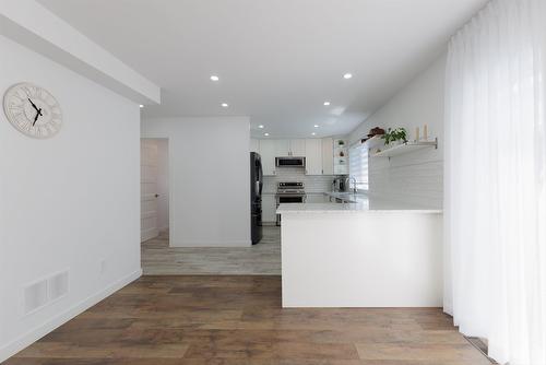 Cuisine - 19 8E Avenue, Laval (Auteuil), QC - Indoor Photo Showing Kitchen