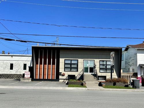 Façade - 327 Rue Labbé, Thetford Mines, QC - Outdoor