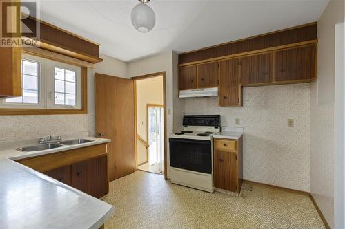 19 Admiral Dr, Sault Ste. Marie, ON - Indoor Photo Showing Kitchen With Double Sink