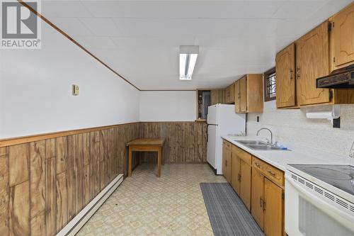 19 Admiral Dr, Sault Ste. Marie, ON - Indoor Photo Showing Kitchen With Double Sink