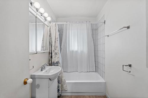 Salle de bains - 472 Ch. De La Grande-Côte, Saint-Eustache, QC - Indoor Photo Showing Bathroom