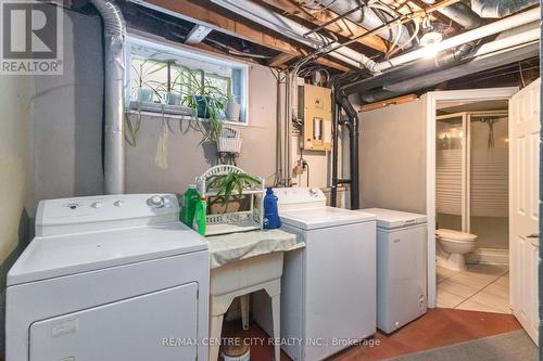 359 Flanders Row, London East (East C), ON - Indoor Photo Showing Laundry Room